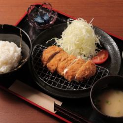 チーズかつ定食
