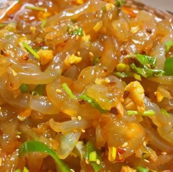 クラゲの和え物、台湾ソーセージ、豚角煮