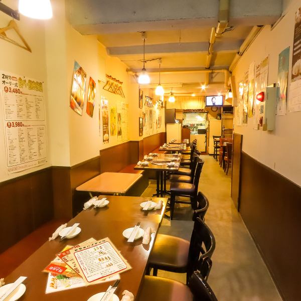 人形町駅から徒歩3分。分かりやすい大通り沿いの1階にあるお店です。【店内貸切は20～40名様までOK】広々としたフロアは歓送迎会や新年会・忘年会など各種ご宴会にも最適！大人数の会社宴会にももってこい！参加者皆さんの顔を見ながらお食事をお楽しみいただけるので、一体感のあるご宴会をお楽しみいただけます。