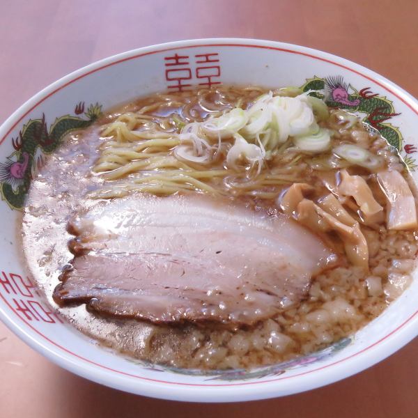 【中華そば】 国産素材の旨み溢れる一杯 900円税込