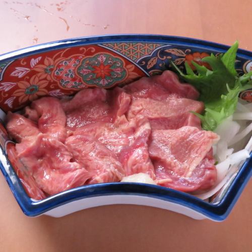 【馬刺し】 厳選したハーブ飼育馬を使用　800円税込