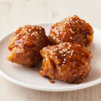 Fried chicken with sweet sauce