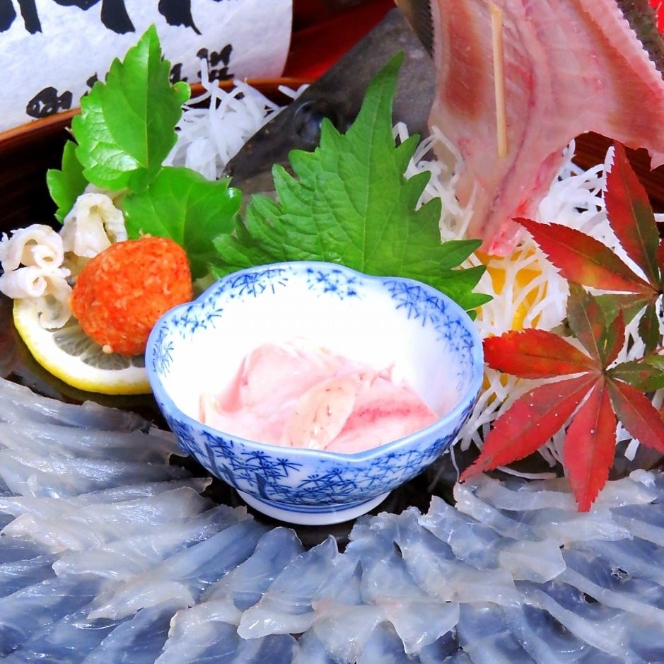 鮮度抜群のお刺身をはじめ馬刺しや肉料理などが豊富。いけすあり