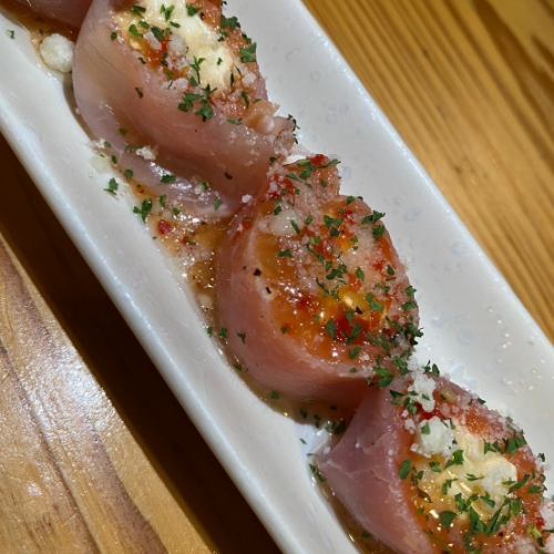 スモークサーモンとクリームチーズの生ハム包み