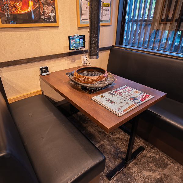 ≪Perfect for a variety of occasions♪≫ Each table is spaced apart and has a layout similar to a semi-private room, making it perfect for a wide range of situations, from casual drinks after work to family meals, dates, etc. Perfect for.