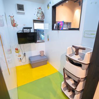 Equipped with a kids corner, perfect for families with children