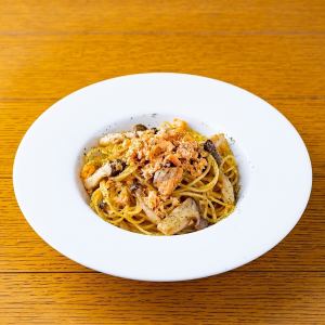 秋鮭と茸のパスタ