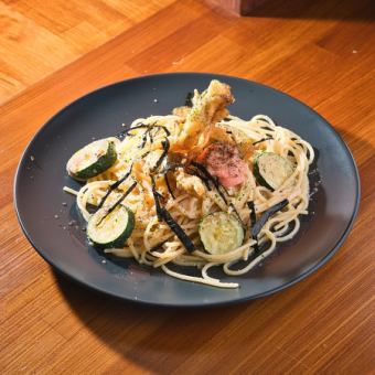 季節のパスタ ～明太子とズッキーニのパスタ舞茸のフリット添え～