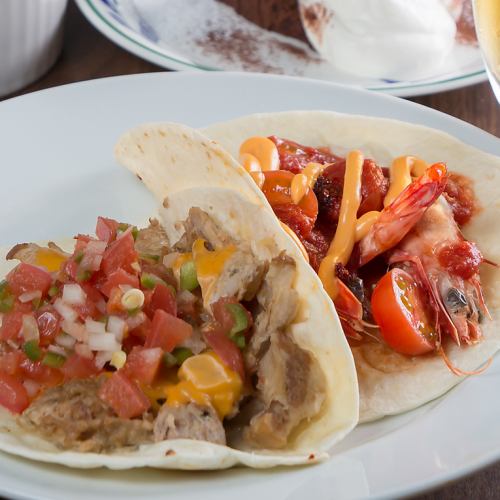 カスタマイズ自在♪タコス