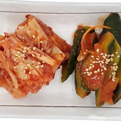 2 types of kimchi