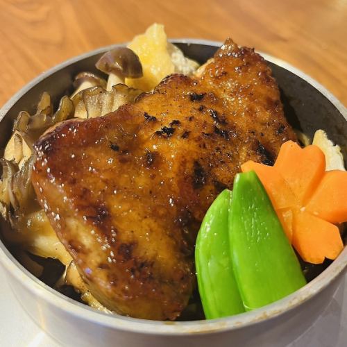 鶏照り焼き五目釜飯