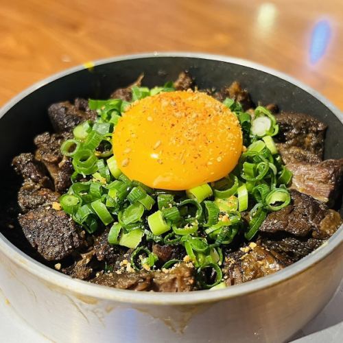 牛たん煮込み釜飯