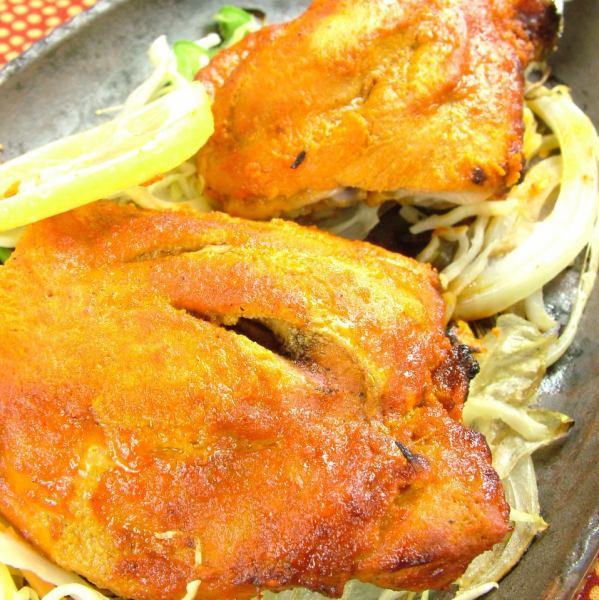 Spice, seasoning, all authentic! Tandoori chicken ♪ Use onions from Awaji!