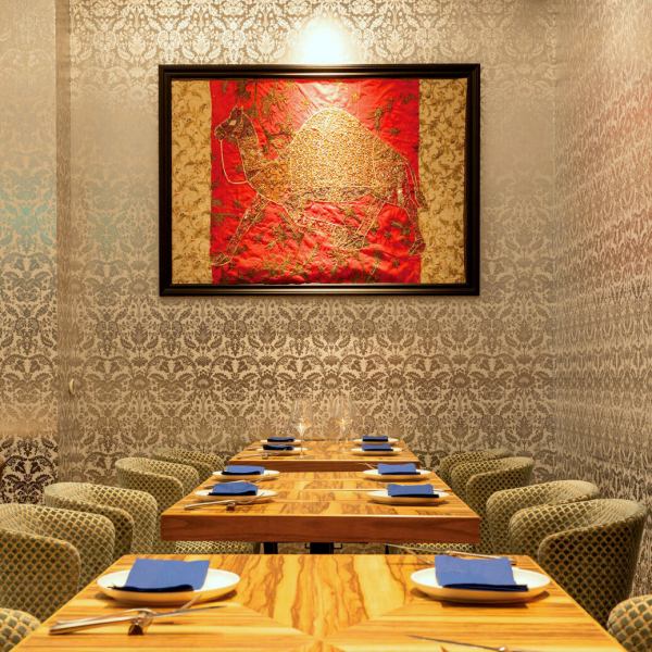 【会社のパーティー・2次会にもぴったり!貸切も◎】プロジェクターやマイクなどの音響設備も完備。結婚式の2次会やパーティーなど、大人数のイベントにもご利用いただける個室もございます。歓送迎会、接待、打ち合わせ、女子会やママ会、同窓会、大型パーティー等ご予約承ります。貸切のご相談もお気軽に!