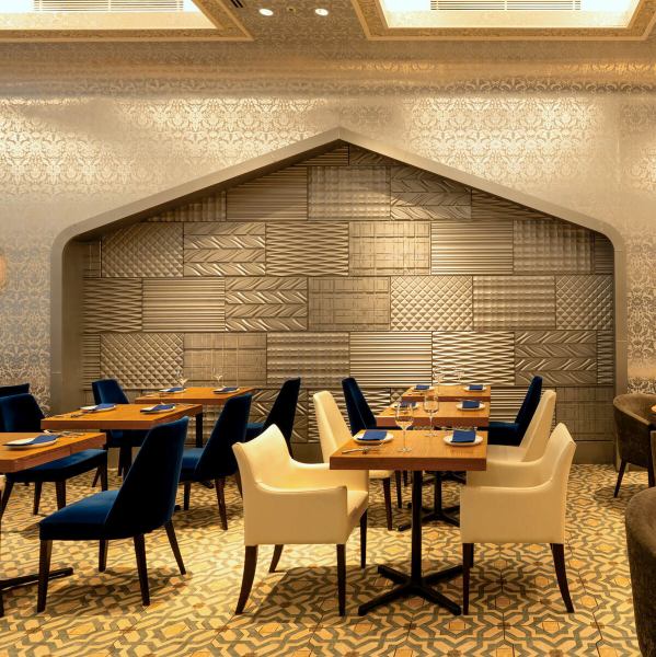 【個室完備】デート・接待・会食などに相性抜群の落ち着いた個室席をご用意しております。プライベートな空間で寛ぎのひとときをお過ごしください。