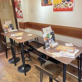 The seats in the store can be rearranged! Please feel free to contact us♪