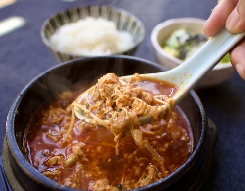 ユッケジャンスープ定食 【ごはん大盛無料】