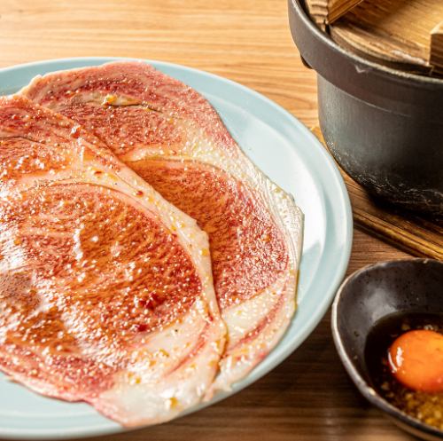 きめ細やかな「手切り」のお肉のご提供