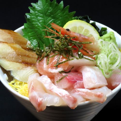まかない海鮮丼