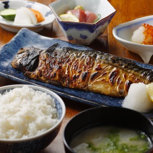 茨城越田商店“很棒的青花鱼”套餐<汤、腌菜、米饭>