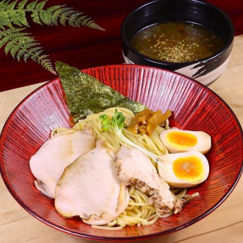 つけ麺も食べられるBAR♪