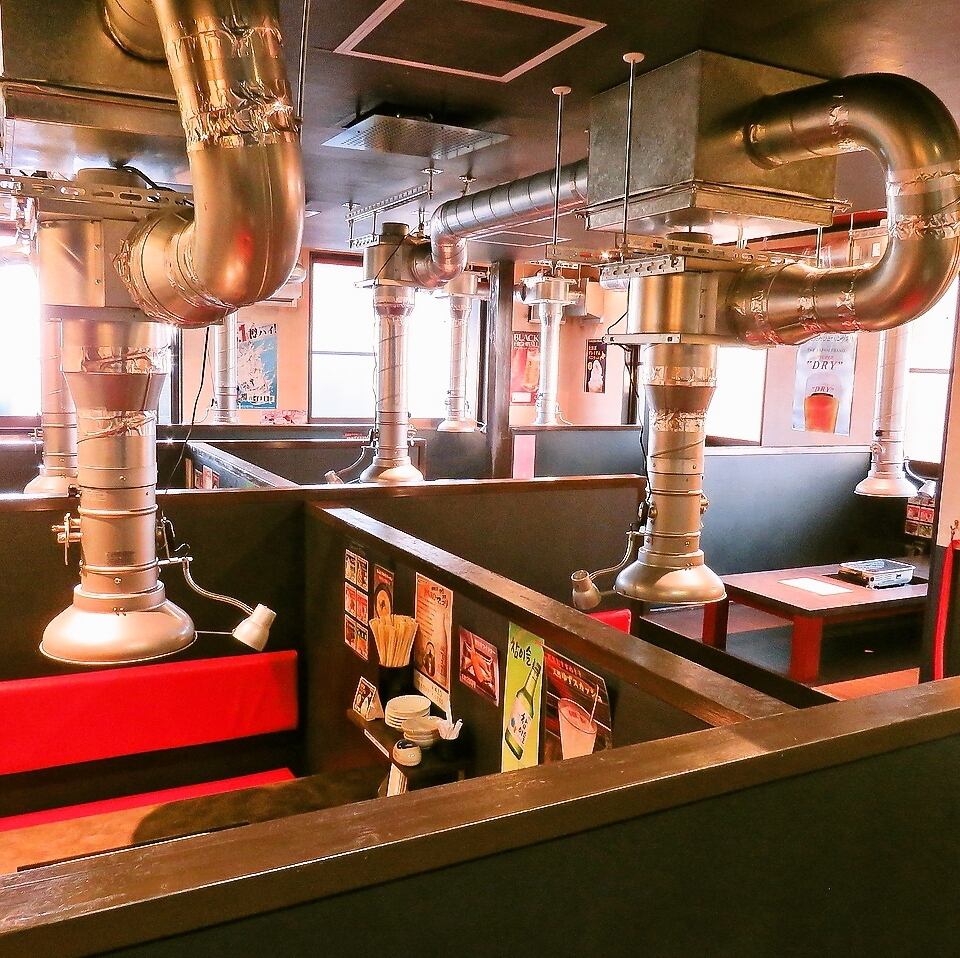 掘りごたつ個室・掘りごたつ席をご用意。お子様用の柵もあります