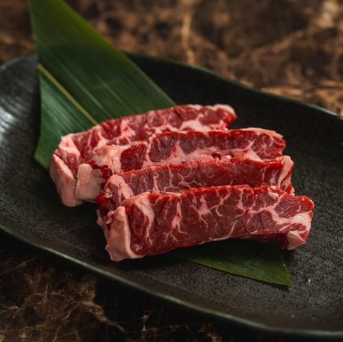 牛腩排 1,210日圓（含稅）