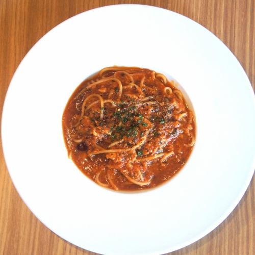 秋刀魚と香草のトマトラグースパゲッティーニ