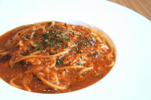 9/15(월)축

안녕하세요.
오늘도 하반신 미키 미키로 보내드립니다.
가와구치의 얇은 왕자 부엌 키이로 아베입니다.

3연휴 마지막 날 여러분 어떻습니까?

오늘은 할아버지 할머니에게 감사드립니다.
가지고 있는 동안

애정 코메코메 사토의 밥과 함께 가고 싶습니다.

오늘은 호박을 사용한 한 접시를 온 메뉴 🆕

『호박의 무스와 무화과의 레드 와인 컴포트🎃』

호박을 계피와 함께 끓여서 뒤집어 라.
생크림과 함께 무스에

신선한 깡패는 레드 와인과 홀 향신료에서
컴포트에

단맛 겸손한 호박 무스에 무화과의 컴포트를 올려
무스 아래에 구운 호두를 넣어라.
고소한 향기와 바삭한 식감이 보이는 숨김

모든 여자를 좋아하는 멋진 전채로 완성되었습니다 🫶

가벼운 빨간색이라도 좋다 👌🍷

시작에 꼭 시험해주세요 😋

그럼 오늘도 잘 부탁드립니다 👵👴🏻❗️

#kiiro #kitchenkiiro #키이로 #키친 키이로 #키이로 가와구치 #카와구치 #카와구치 음식 #카와구치 점심 #저녁 #와인 #나튀르 와인 #나튀르 와인을 마실 수 있는 가게 #프랑스 와인 #국산 와인 #이탈리아 와인 #나파 와인 #비스트로 #바루 #선술집 #전세 #카와구치 모토고 #하토가야 #스탭 모집 #아르바이트 모집 #호박