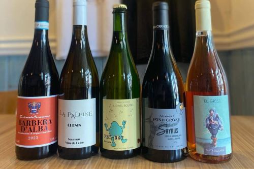 12月16日（星期二）

早上好。
今天，我依然像往常一样兴奋不已。
你醒着还是睡着了？
他最近的口头禅是“我一点都不累”。
这是 Kitchen Yellow Abe，又名 Teyandei Abe。

距离我上次更新已经很久了。
我安然无恙

有时我感到头晕的时候，就会模仿动物滨口的动作。
尽力而为会让你感觉良好。谢谢滨口先生。

时光飞逝，转眼间十二月已经过半。
感觉今年会转瞬即逝。
如果你还没做好你的黄色连衣裙，请和我们一起模仿动物滨口吧。
欢迎来参观我们🦍

最近天气突然变冷，我很容易感冒。
请注意身体健康。
在这样的时刻，请尽情欣赏动物滨口的模仿秀吧。
谢谢滨口先生。

因此，菜单的推出被推迟了。
菜单更新多多🆕

今天的推荐是
“北海道乳菇舞茸炸丸子配柚子鞑靼和帕玛森芝士🍄”

每年都会制作一种很受欢迎的油炸食品，用肥嫩的牛肚和舞茸菇油炸至酥脆蓬松。
今年，您可以品尝到自制柚子鞑靼带来的柚子香气。
你还可以佐以帕玛森奶酪和岩盐品尝葡萄酒。
请选择您喜欢的款式🤤

还有一些菜品我们尚未推出。
请到店查看👌

今年只剩下一点点时间了！敬请期待下半年！
谢谢😊❗️

#kiiro #kitchenkiiro #kiiro #KitchenKiiro #KiiroKawaguchi #KawaguchiGourmet #KawaguchiLunch #Dinner #Wine #NaturalWine #DomesticWine #FrenchWine #ItalianWine #NapaWine #CraftBeer #CraftGin #Bistro #Bar #Izakaya #YearEndParty #NewYearsParty #PrivateParty #DrinkingSolo #GirlsNight #Akabane #KawaguchiMotogo #Hatogaya #StaffRecruitment #Part-timeWorkHunting