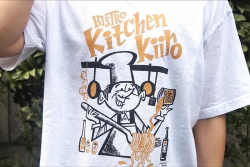 10/17(周五)

最近第一次看到长野芽衣的照片。
长野芽衣好可爱啊
自从《龙猫》之后，梅这个名字就不再出现了。
早上好。我是 Kitchen Yellow 的 Abe。

抱歉，更新让您久等了。

三天小长假过后，食材全部卖完了。
由于昨天的准备，我终于完成了它。
今天又是 MikkiMiki。

看起来秋天的气息一天天加深，但事实可能并非如此。
最近，秋季菜单陆续出炉。
可能是也可能不是
欢迎来拜访我们🍁

我根本就没跟上介绍。
最近发布的菜单

烤羊排和烤蔬菜

我们已经有一段时间没有发布肉类菜单了🆕
熟悉的法式羊排，慢慢烤制。
鲜嫩多汁的羊排
搭配洛克福酱享用。

就像阿部大腿一样柔软。

请尝试一下☺️

我一直在忙着准备 MikkiMiki，所以没能更新太多内容。
葡萄酒和食物的选择不断更新。
不要错过🕵️‍♀️

我们仍在接受三周年纪念T恤的订单👕

感谢您今天持续的支持😊❗️

#kiiro #kitchenkiiro #kiiro #KitchenKiiro #KiiroKawaguchi #KawaguchiGourmet #KawaguchiLunch #Dinner #Wine #NaturalWine #DomesticWine #FrenchWine #ItalianWine #NapaWine #CraftBeer #CraftGin #Bistro #Bar #Izakaya #YearEndParty #PrivateParty #DrinkingSolo #Akabane #KawaguchiMotogo #Hatogaya #RecruitingStaff #RecruitingPart-TimeWorkers #LambChops