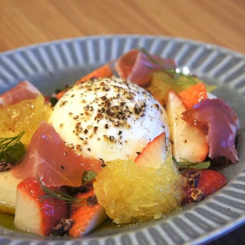 〈数量限定〉いちごとはっさくと生ハムとブッラータ