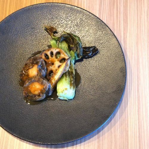 2/17(화)

안녕하세요.
오늘도 전신 미키 미키로 보내드립니다.
최근 자전거를 도난당한
일하는 삼촌으로 친숙한 주방 키이로 아베입니다.

따뜻해지거나 추워지면
약간 날씨가 계속되고 있지만
여러분 컨디션 붕괴되고 있지 않습니까?

추울 때 미키 미키도 가속하기 쉽기 때문에
스트레칭하면서 맛있는 요리를 뺨
맛있는 와인을 흘리면서
긴긴에게 다가가는 좋은 친구를 유지하십시오.
받을 수 있다고 생각합니다.

자 그런 오늘의 추천은 이쪽
『파조 전복의 부드러운 모습 조림 간과 사오싱 술의 소스🦪』

천천히 부드럽고 부드럽게 끓인 프리프리의 에조 전복에
간과 사오싱 술, 향미 야채와 향신료를 맛있게 맛있게
끓인 소스를 녹인다.
전복을 입에 포함하면서 매운 레드 와인으로
고크리와 흘려 주세요 🍷

확실히 중화 한 접시이지만
공에는 이런 것도 개미 🥊

조개를 좋아하는 여러분은 꼭 시험해주세요 👙

그럼 오늘도 잘 부탁드립니다 😊❗️

#kitchenkiiro #비스트로 #카와구치 #레스토랑 #나츄르와인