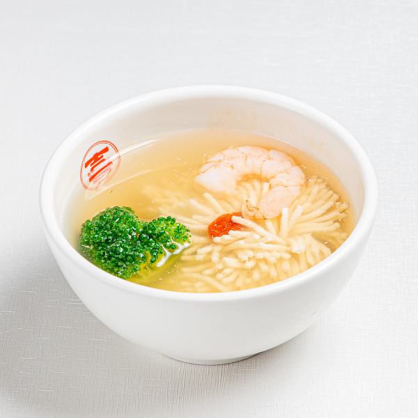 滑らかな食感と優しい味わい◆菊の花をイメージした美しい豆腐≪菊豆腐　350円(税込)≫