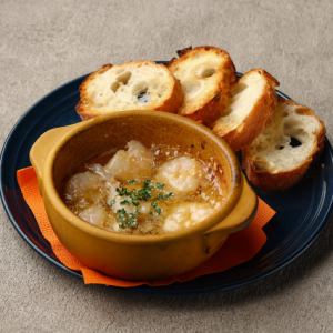 ぷりぷり海老と飴色玉ねぎのアヒージョ