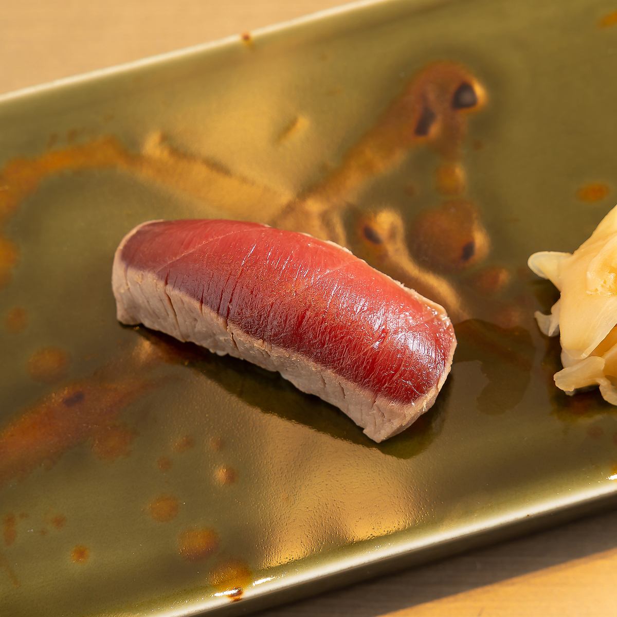 厳選のネタそ使用したこだわりの鮨をお楽しみください。