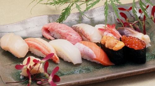 おすすめ特 11カン 出前価格3480円。店内価格3680円。