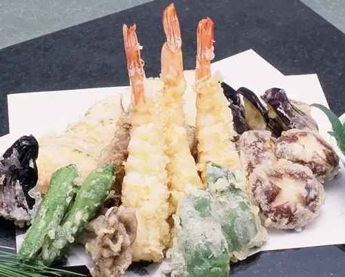 寿司以外にも豊富なメニュー