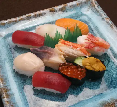 特上生 10かん 出前価格2880円。店内価格3080円。