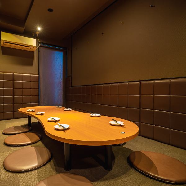 A completely private room that can accommodate up to 12 people without worrying about those around you★The interior of the room is wrapped in cushions, so you can feel safe even with children♪