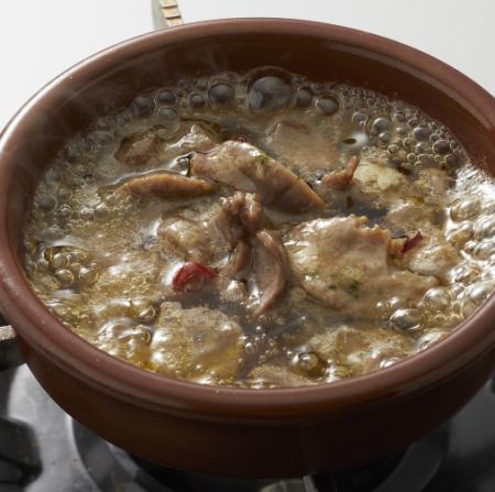 コリコリ砂肝のアヒージョ 