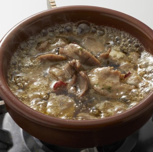 コリコリ砂肝のアヒージョ 