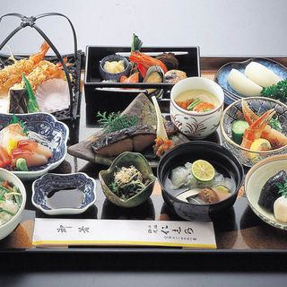 創業３０年以上続く老舗日本料理店。研鑽を重ね美味しいお料理を