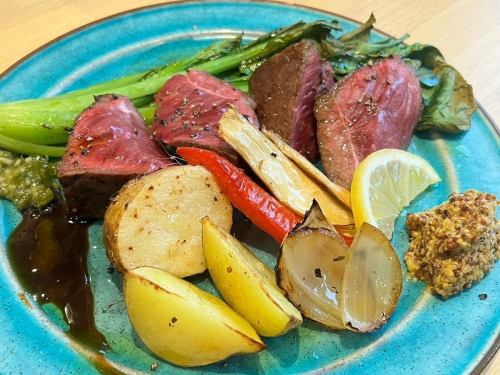 Freshly made Japanese black beef roast beef〈200g〉