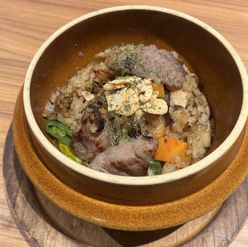 大蒜飯配日本黑牛肉