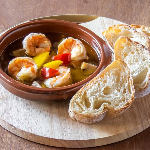 海老とマッシュルームのアヒージョ