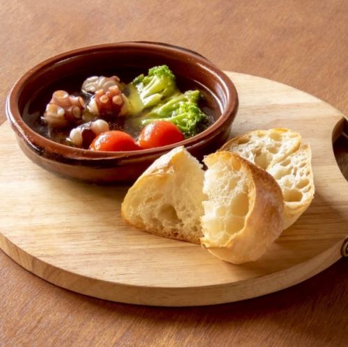 タコのアヒージョ