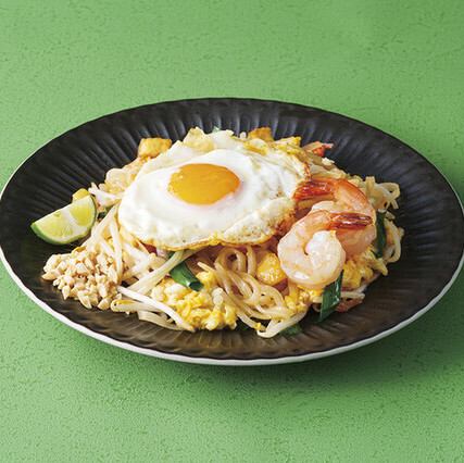Pad Thai with fried egg