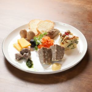 前菜盛り合わせ