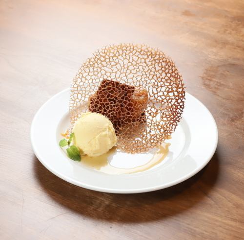 タルト・タタン　バニラアイス添え